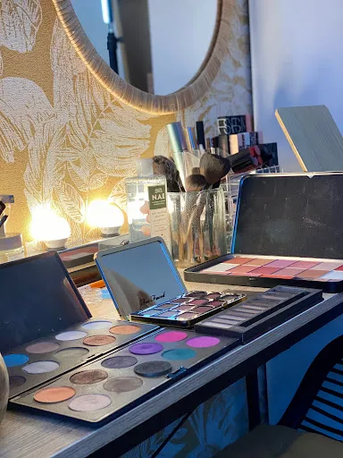Comptoir.makeup à Sorbiers