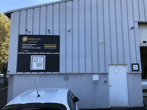 INTO THE WOOD à Sorbiers